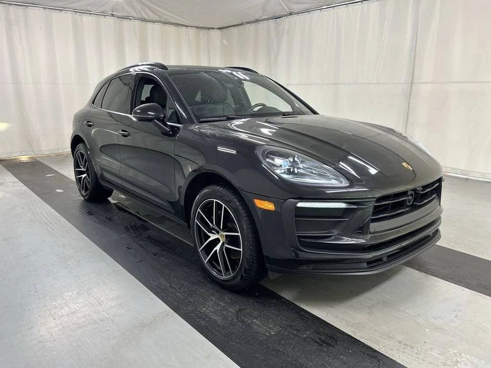 2023 Porsche Macan - Image 2 of 5