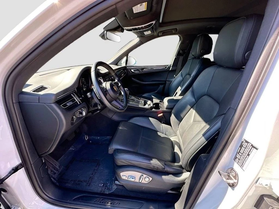 2023 Porsche Macan - Image 5 of 5