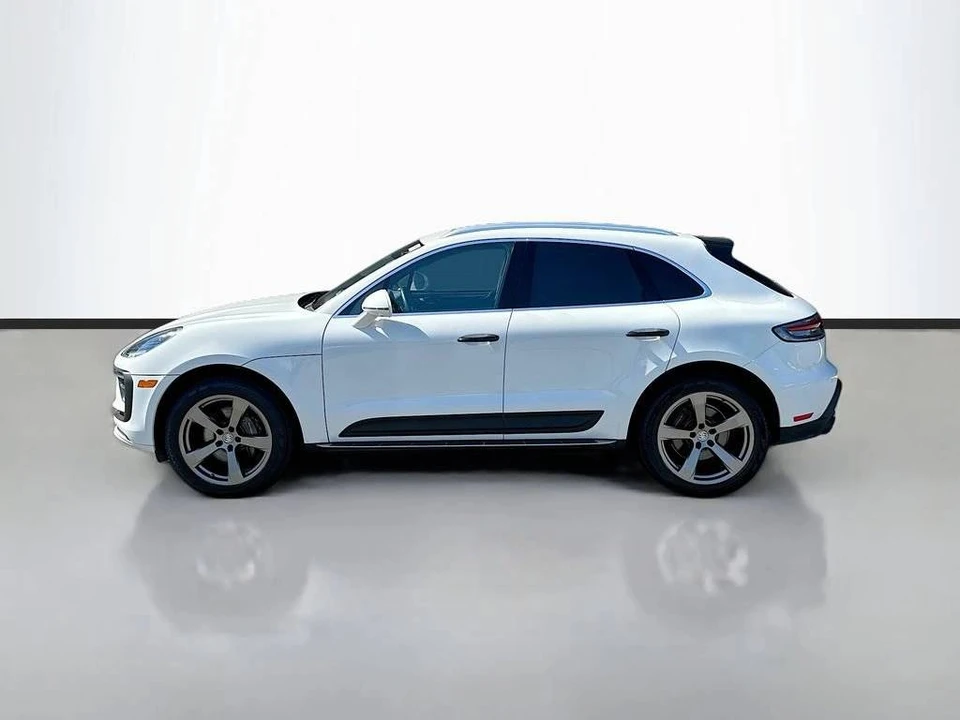 2023 Porsche Macan - Image 2 of 5