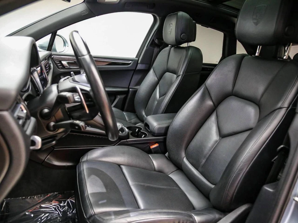 2023 Porsche Macan - Image 4 of 5
