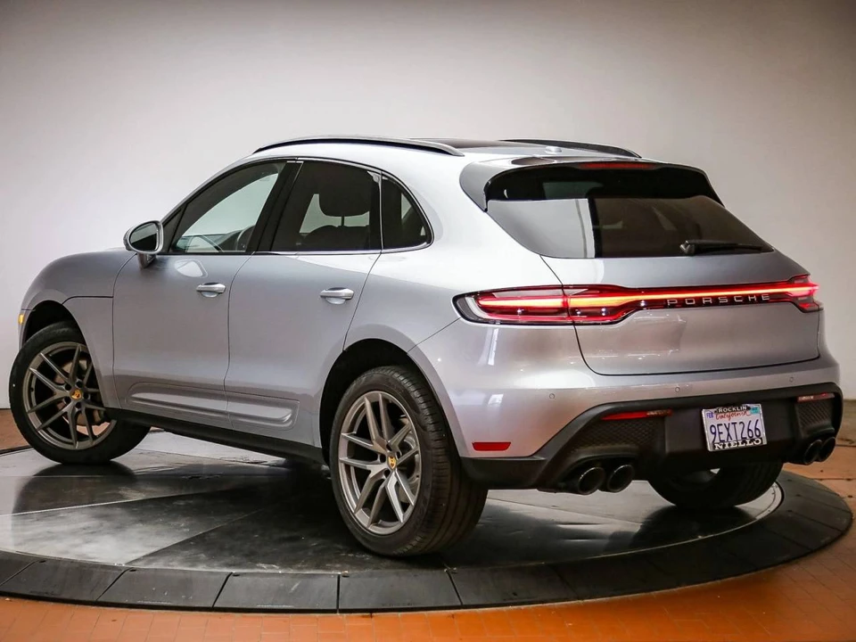 2023 Porsche Macan - Image 5 of 5