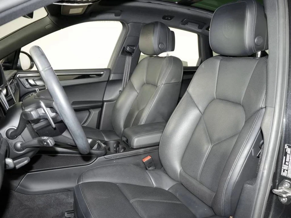 2023 Porsche Macan - Image 5 of 5