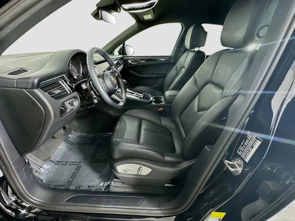 2023 Porsche Macan T - Image 5 of 5