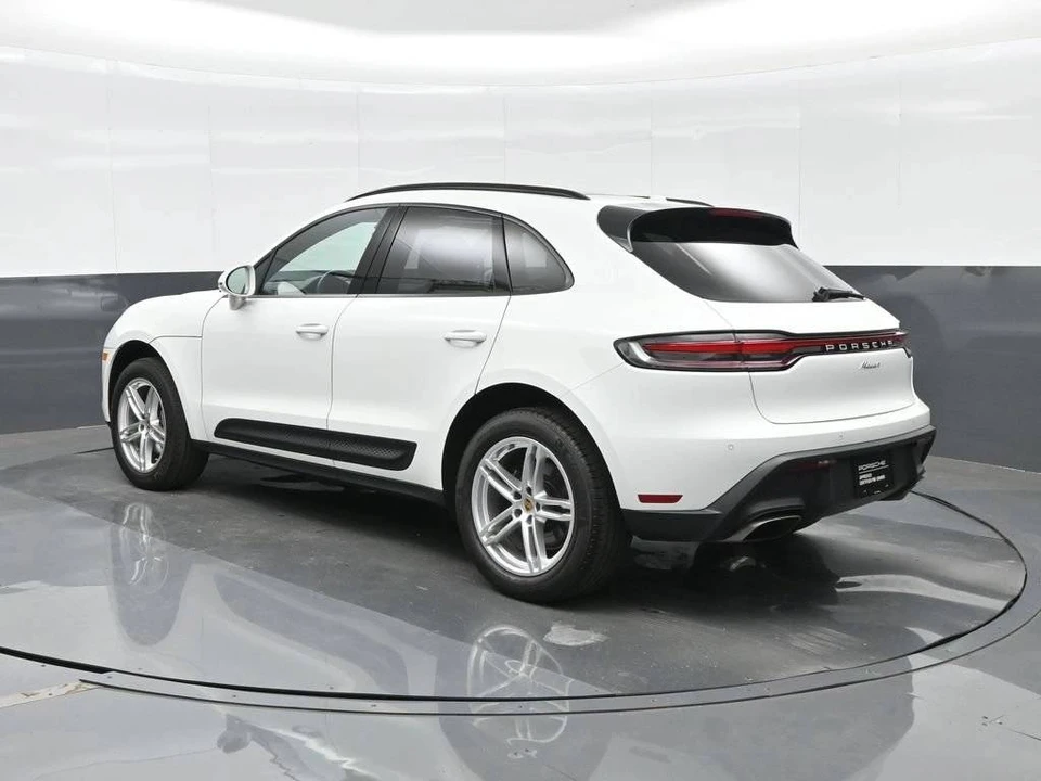 2023 Porsche Macan - Image 3 of 5