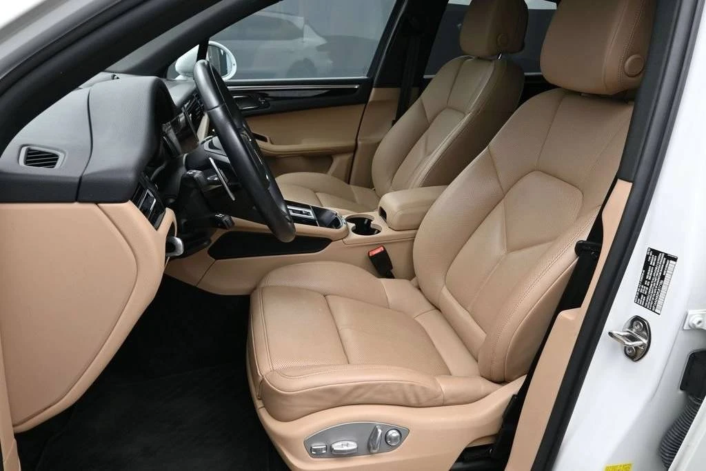 2023 Porsche Macan - Image 5 of 5