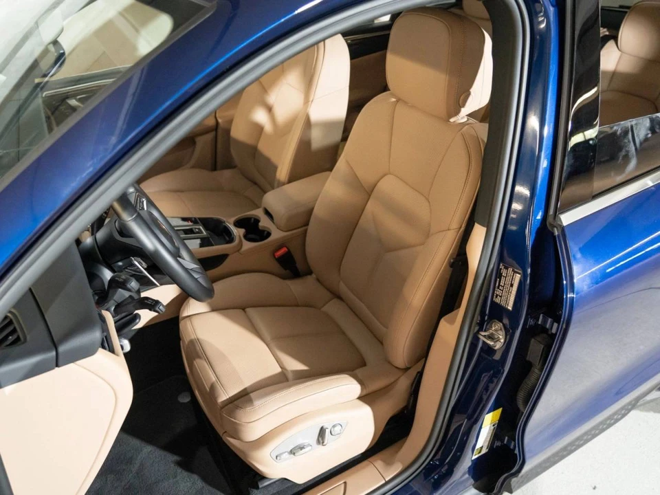 2023 Porsche Macan - Image 5 of 5