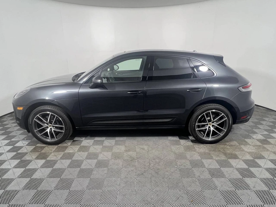 2023 Porsche Macan - Image 2 of 5