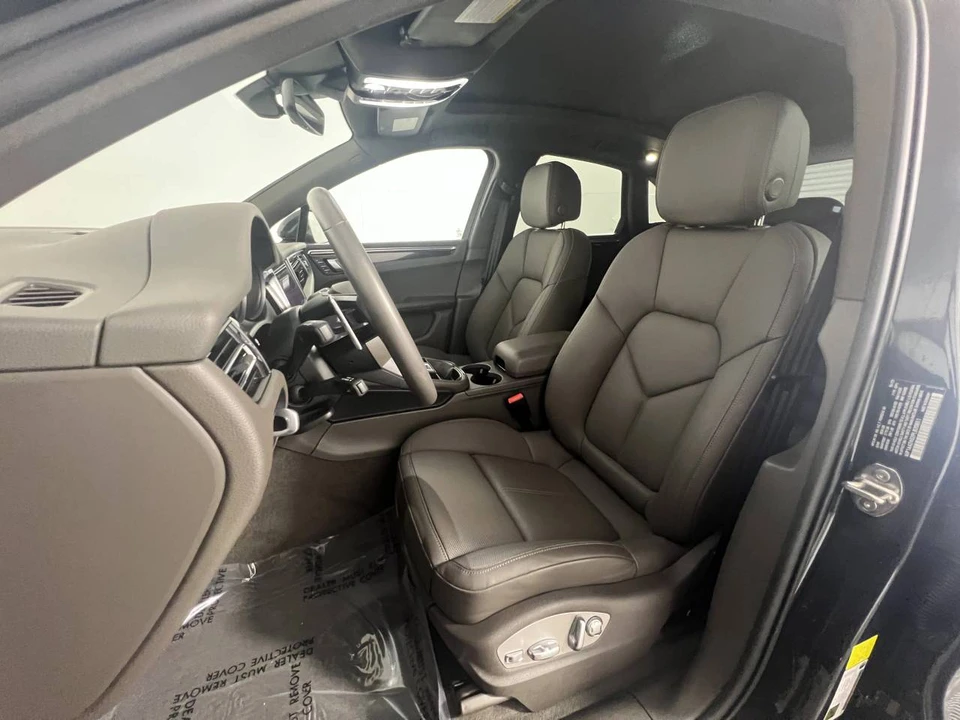 2023 Porsche Macan - Image 5 of 5