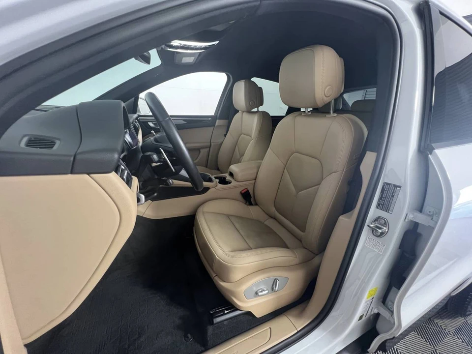 2023 Porsche Macan - Image 5 of 5