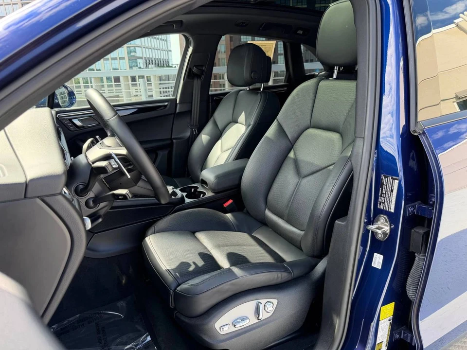 2023 Porsche Macan T - Image 5 of 5