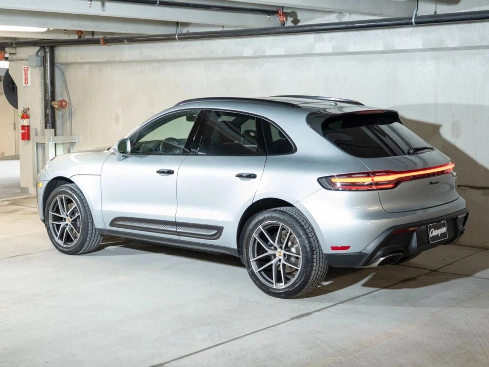 2023 Porsche Macan - Image 3 of 5