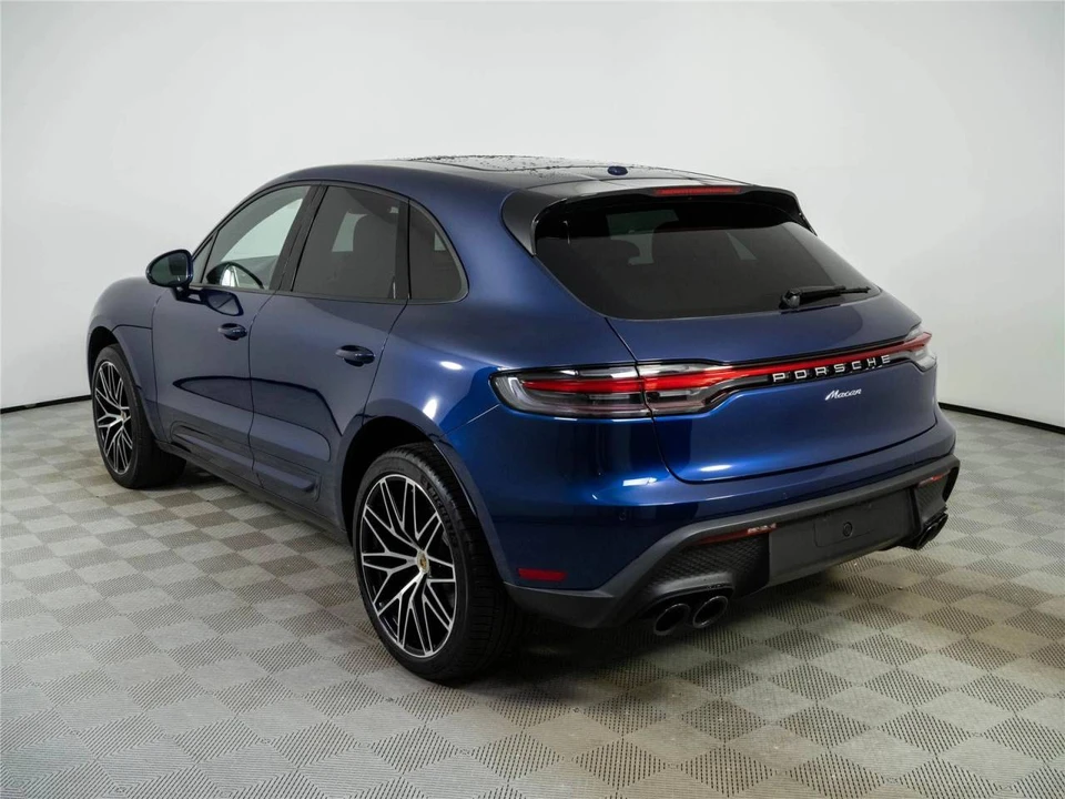 2023 Porsche Macan - Image 3 of 5