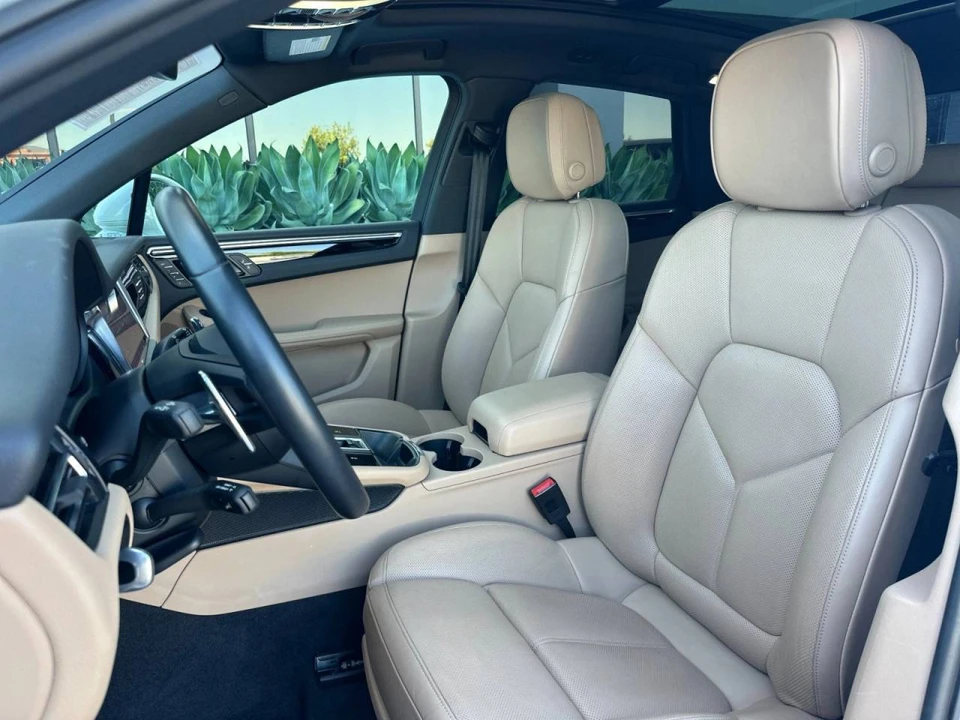 2023 Porsche Macan T - Image 5 of 5