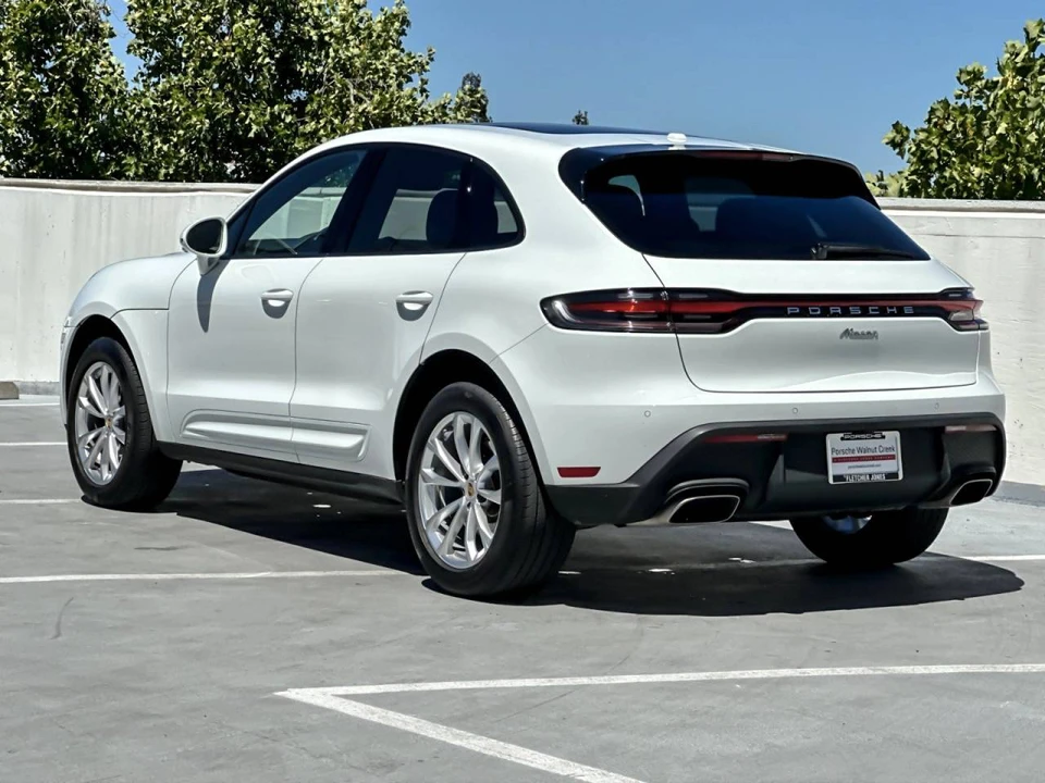 2023 Porsche Macan T - Image 3 of 5