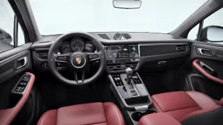 2023 Porsche Macan - Image 25 of 30