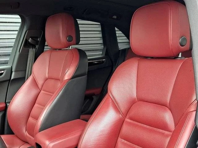 2023 Porsche Macan T - Image 5 of 5