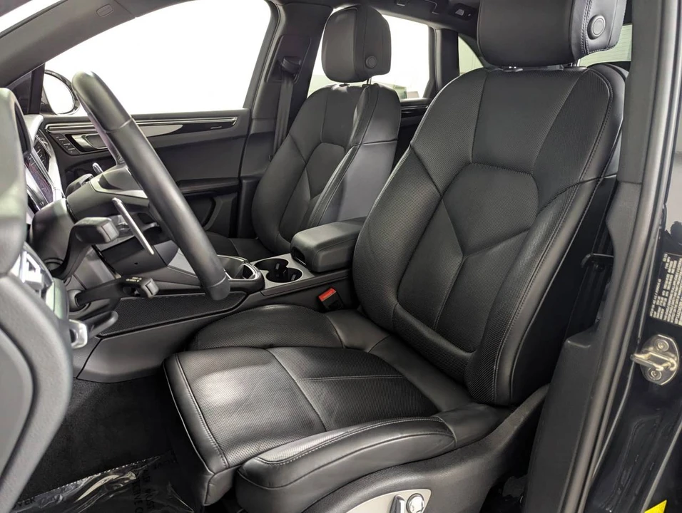 2023 Porsche Macan - Image 5 of 5