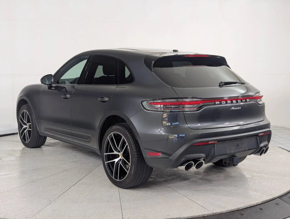 2023 Porsche Macan - Image 3 of 5