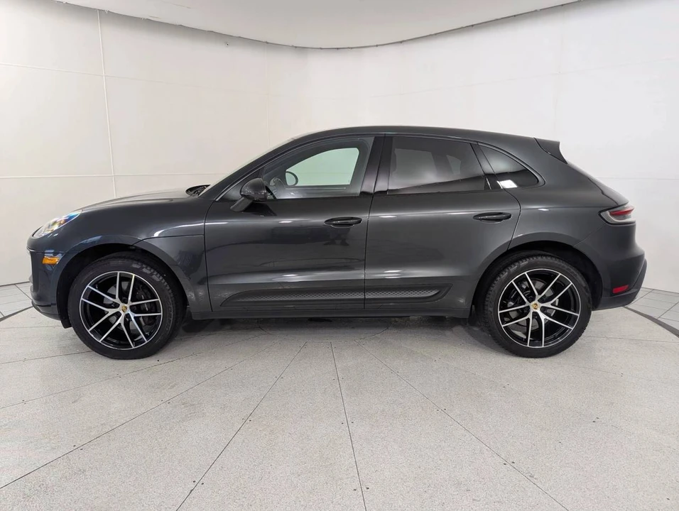 2023 Porsche Macan - Image 2 of 5