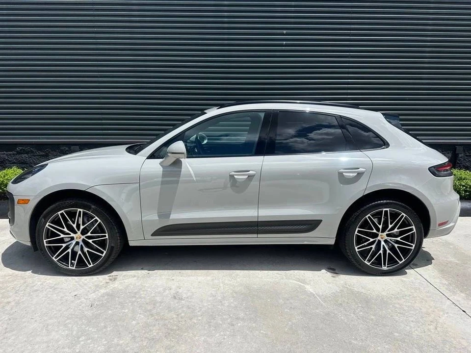 2023 Porsche Macan - Image 2 of 5