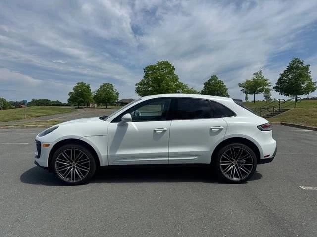 2023 Porsche Macan - Image 2 of 5