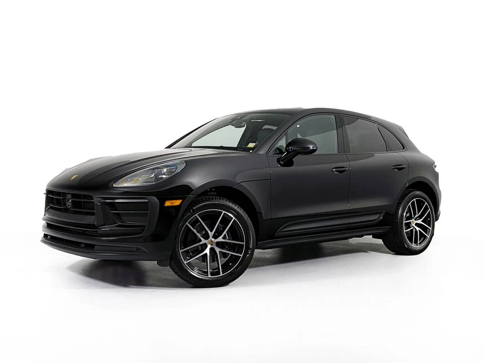 2023 Porsche Macan T - Image 3 of 5