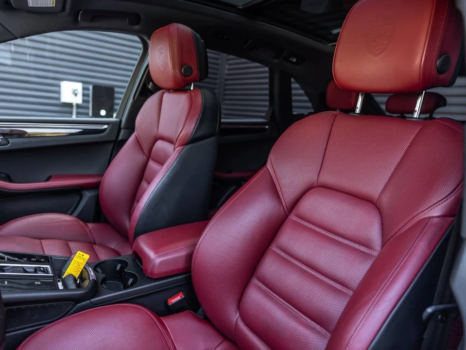 2023 Porsche Macan T - Image 5 of 5