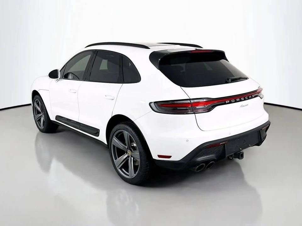 2023 Porsche Macan - Image 3 of 5