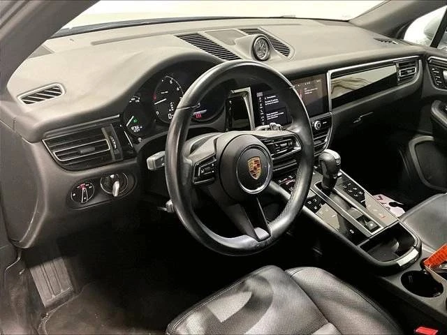 2023 Porsche Macan T - Image 4 of 5