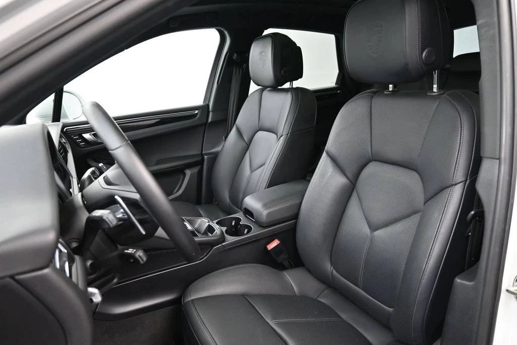 2023 Porsche Macan - Image 5 of 5