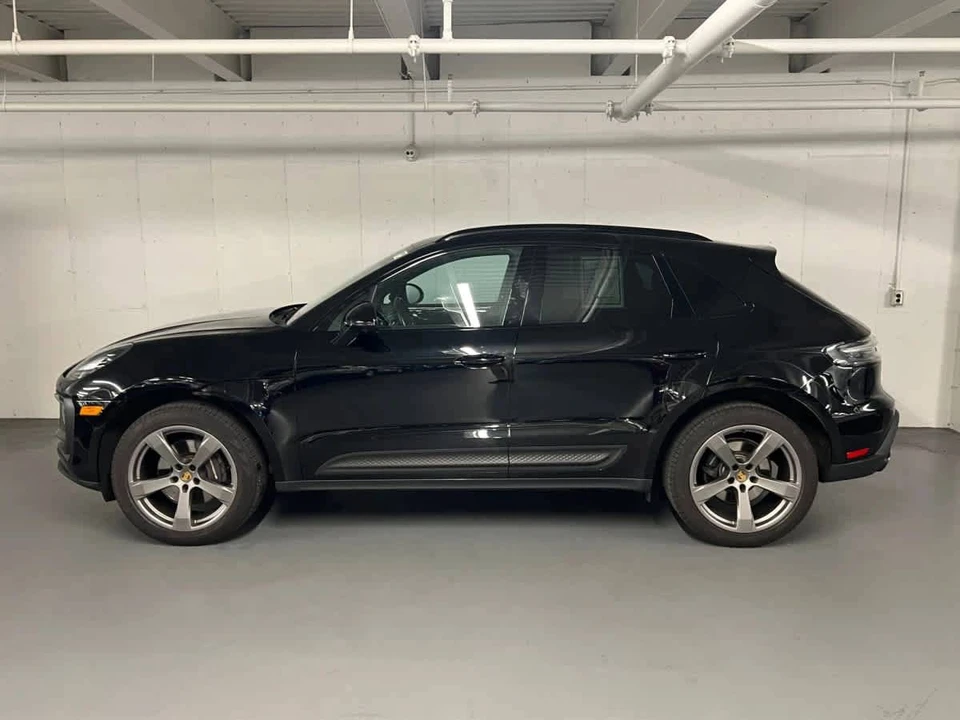 2023 Porsche Macan - Image 2 of 5
