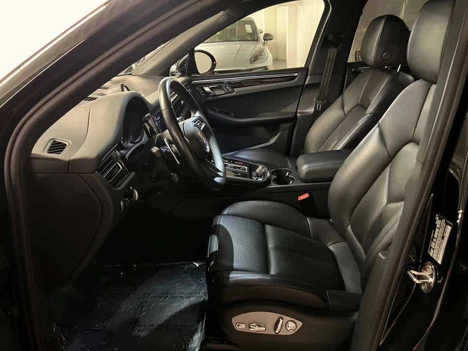 2023 Porsche Macan - Image 5 of 5