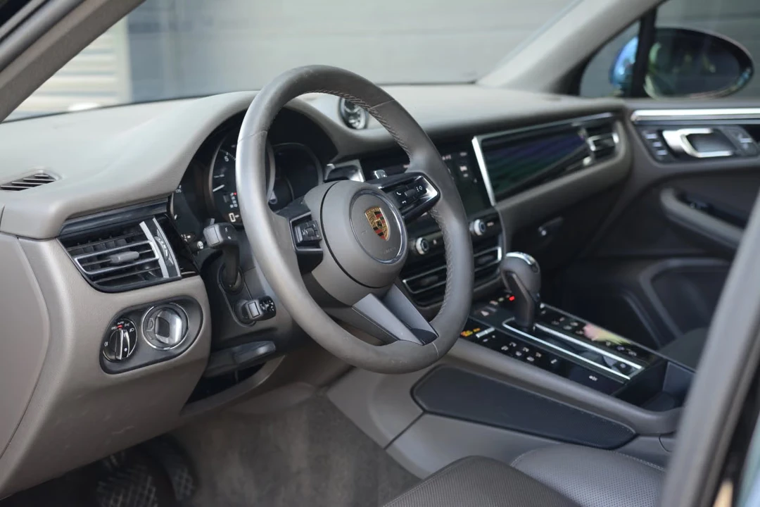 2023 Porsche Macan T - Image 28 of 31