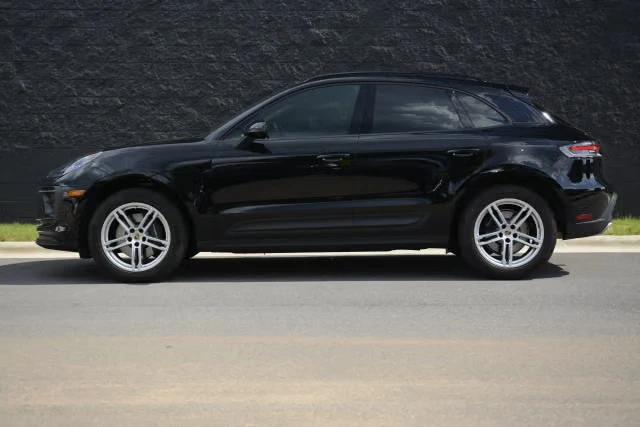 2023 Porsche Macan T - Image 10 of 31