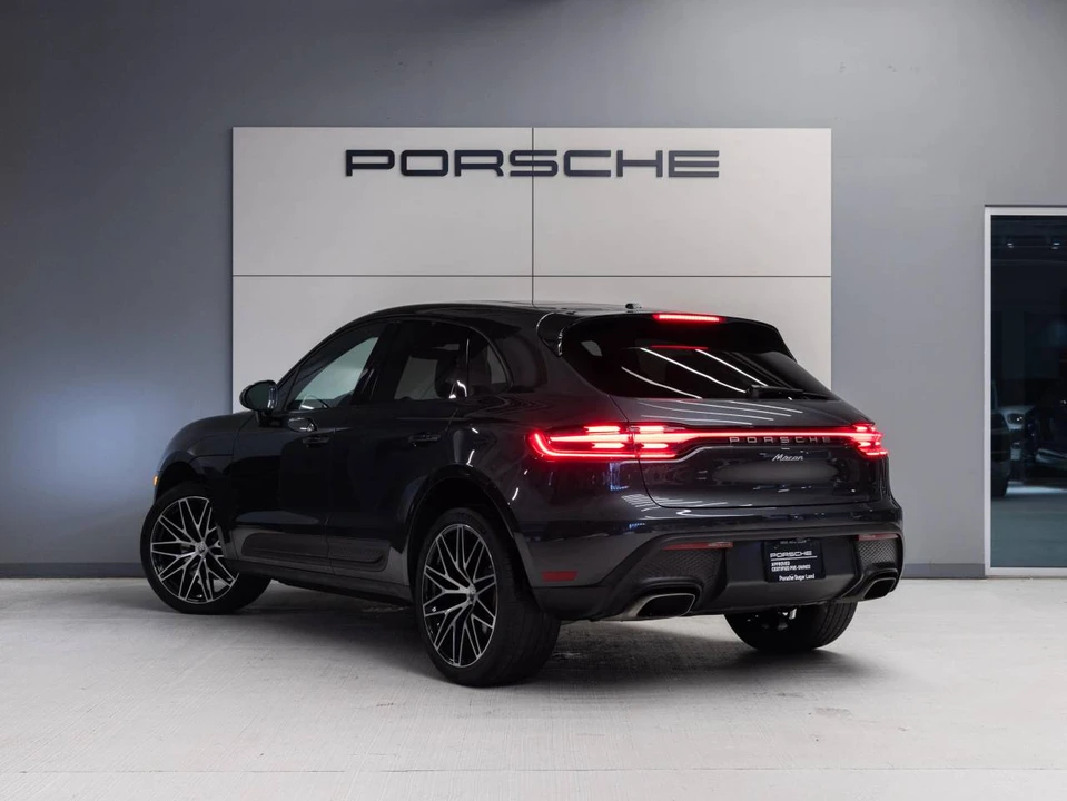 2023 Porsche Macan - Image 3 of 5