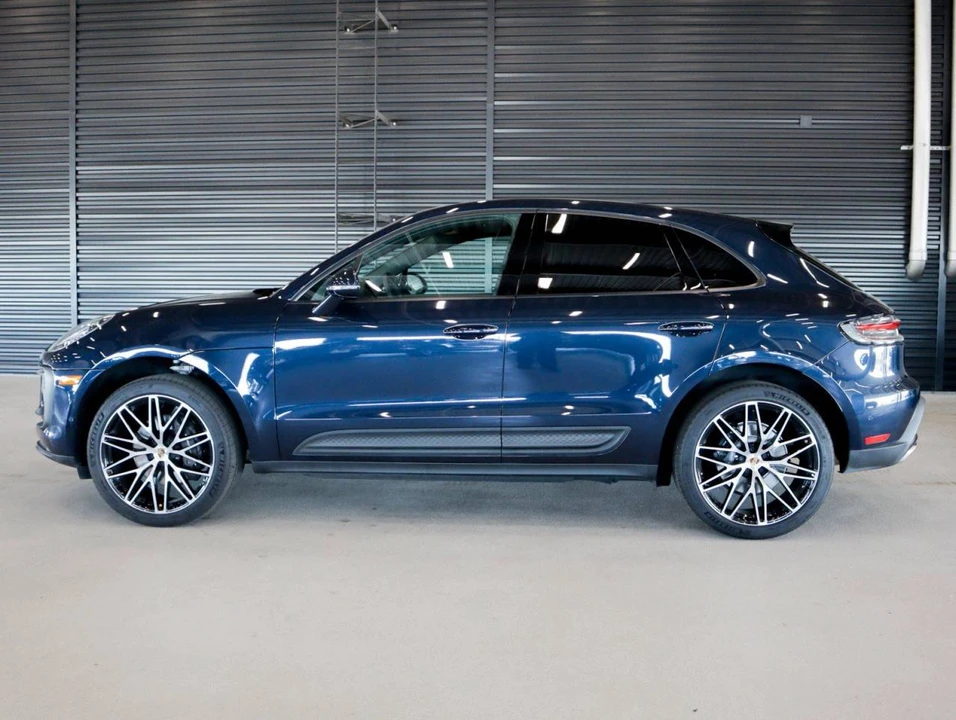 2023 Porsche Macan - Image 2 of 5
