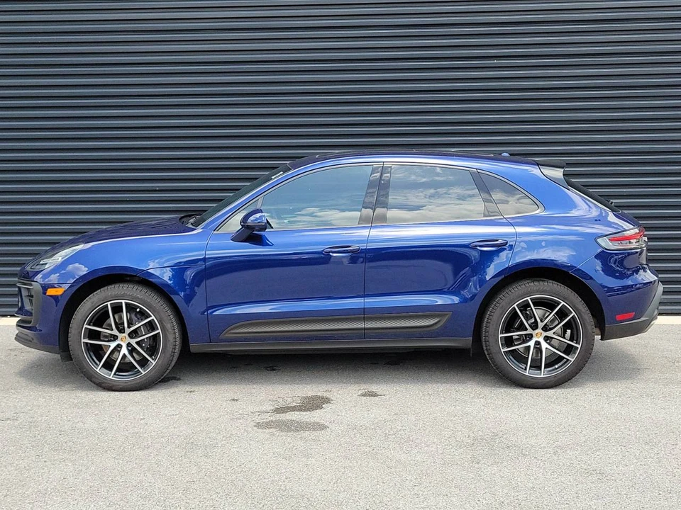 2023 Porsche Macan - Image 2 of 5