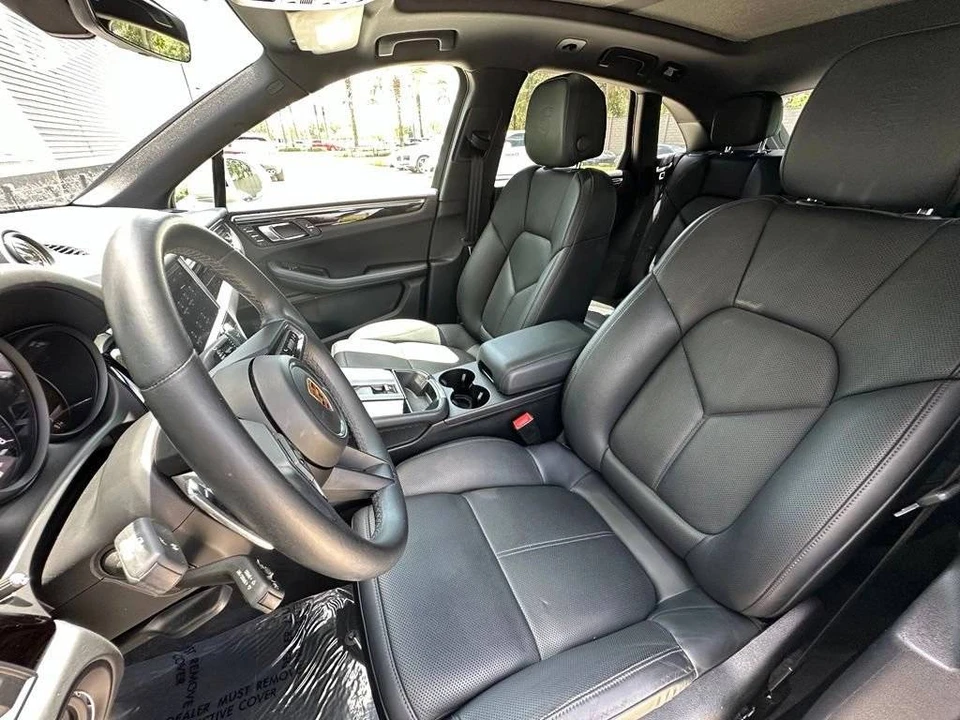 2023 Porsche Macan T - Image 5 of 5