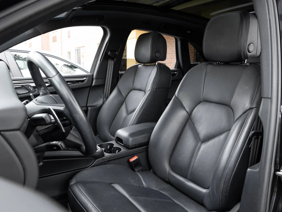 2023 Porsche Macan - Image 5 of 5