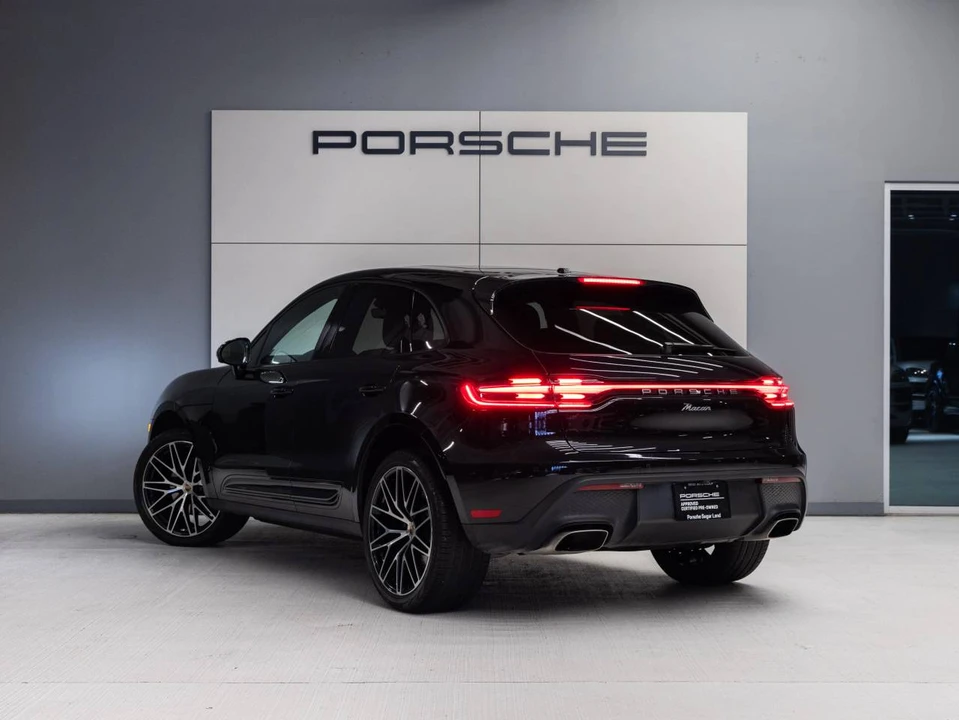 2023 Porsche Macan - Image 3 of 5