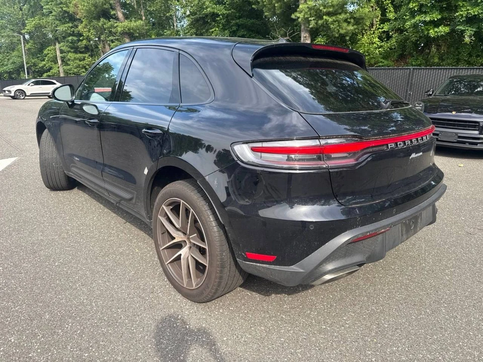 2023 Porsche Macan T - Image 4 of 5