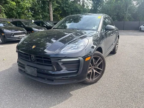 2023 Porsche Macan Premium Package Plus