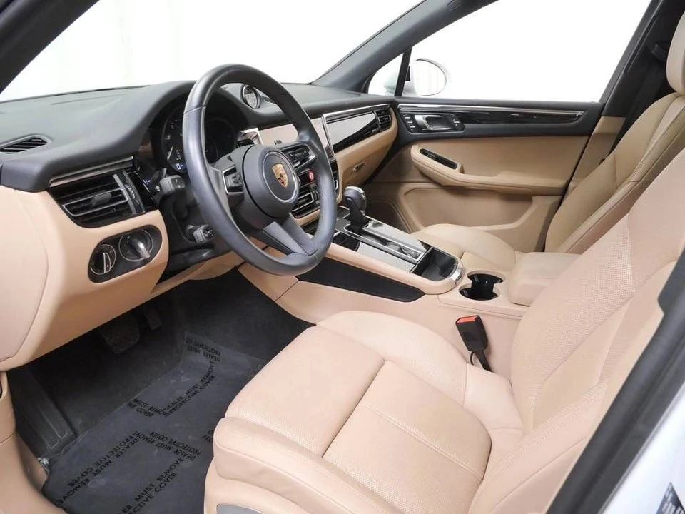 2023 Porsche Macan - Image 4 of 5
