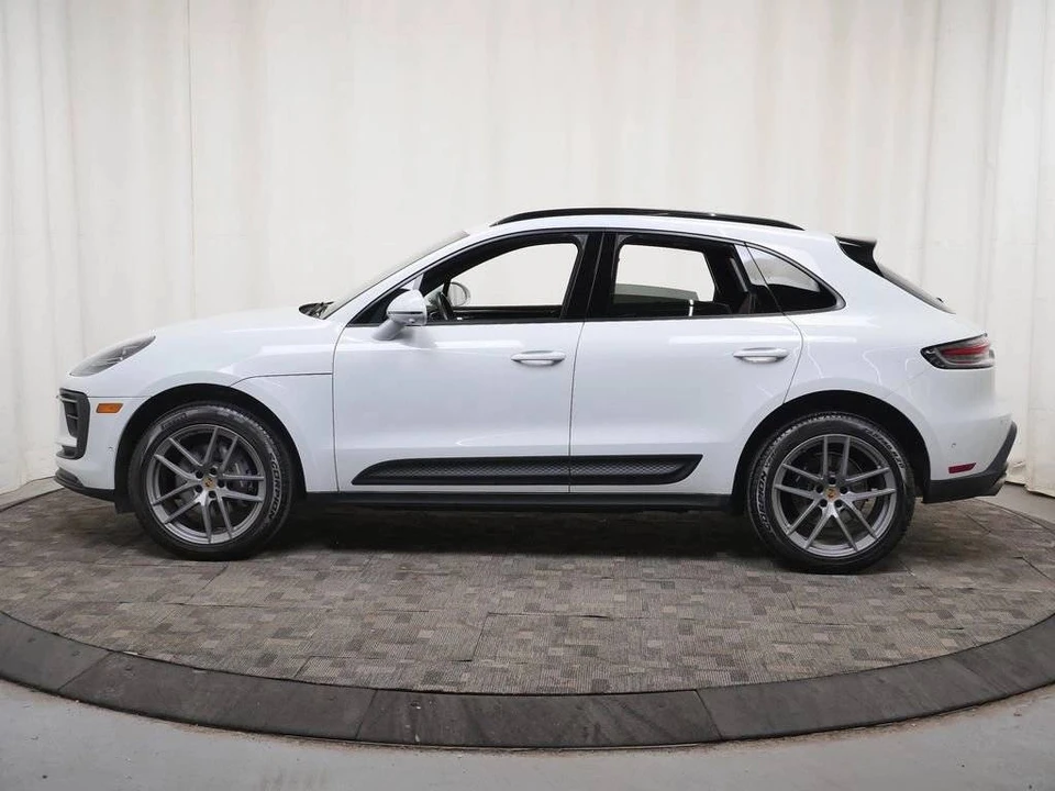 2023 Porsche Macan - Image 2 of 5