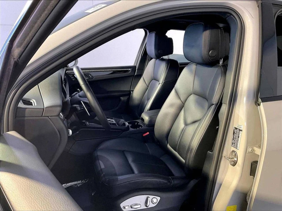 2023 Porsche Macan T - Image 5 of 5