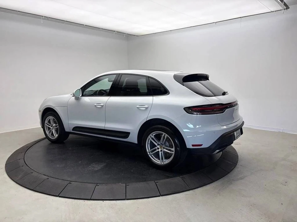 2023 Porsche Macan T - Image 3 of 5