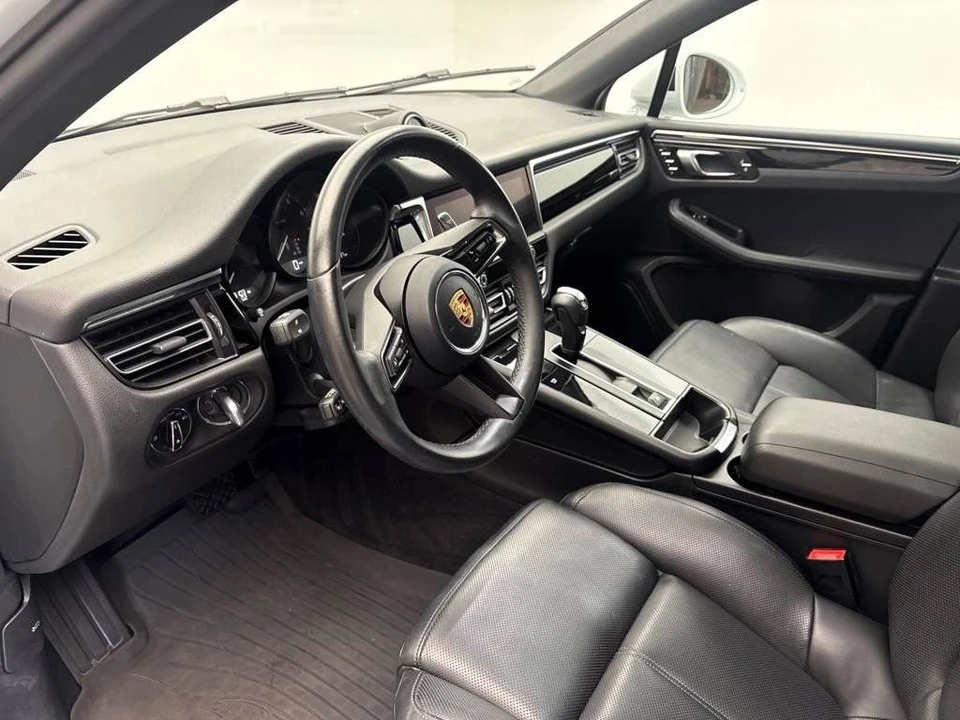 2023 Porsche Macan T - Image 5 of 5