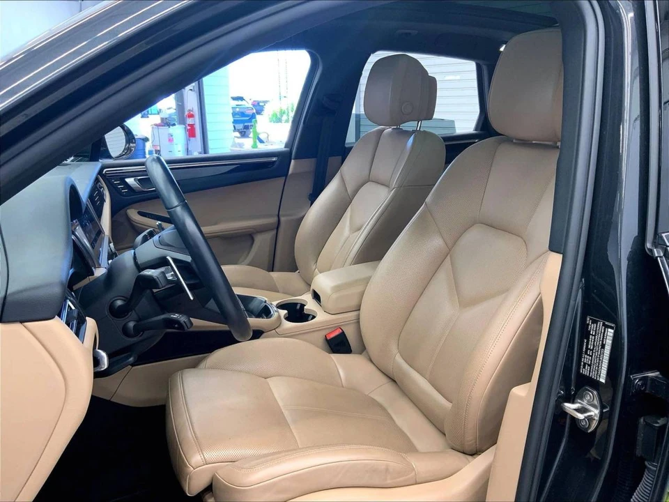 2023 Porsche Macan T - Image 5 of 5