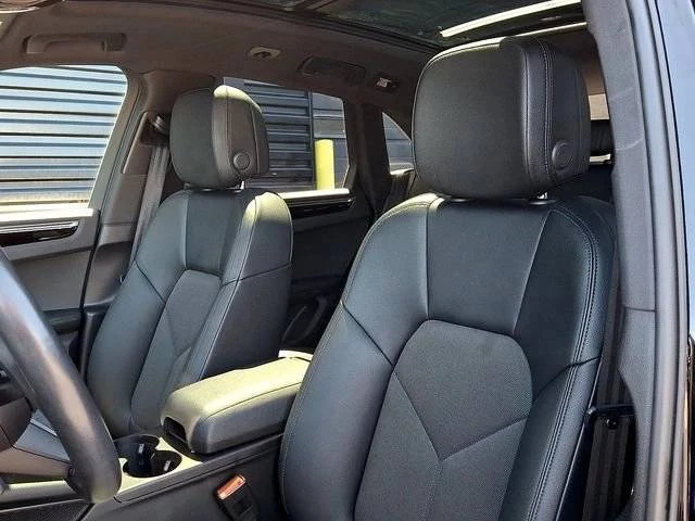 2023 Porsche Macan - Image 5 of 5