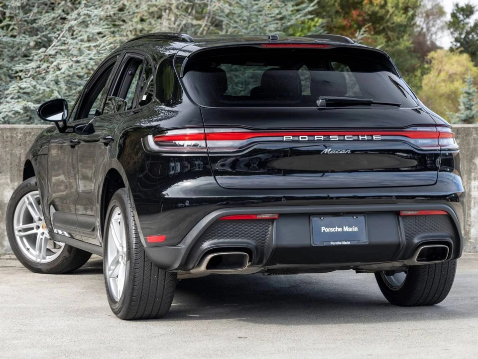 2023 Porsche Macan T - Image 3 of 5